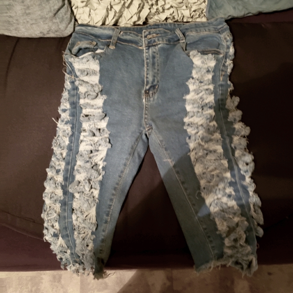 Carpi shorts 😍 ✂️ up these are so in ladies